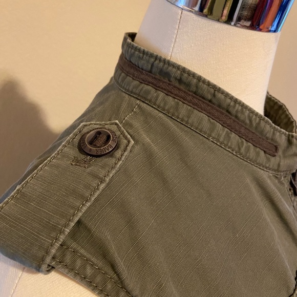 Eddie Bauer Sport Vest Size L.  Excellent condition. 28” long.  Olive/gray green - Picture 3 of 6